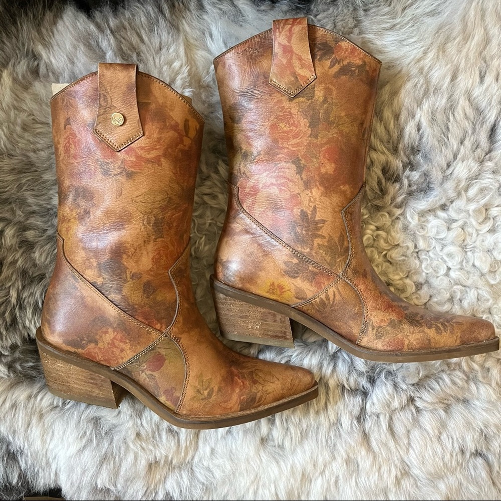 LAST 3! 🔥HOST PICK🔥 Tan Roses Western Real Leather Boots